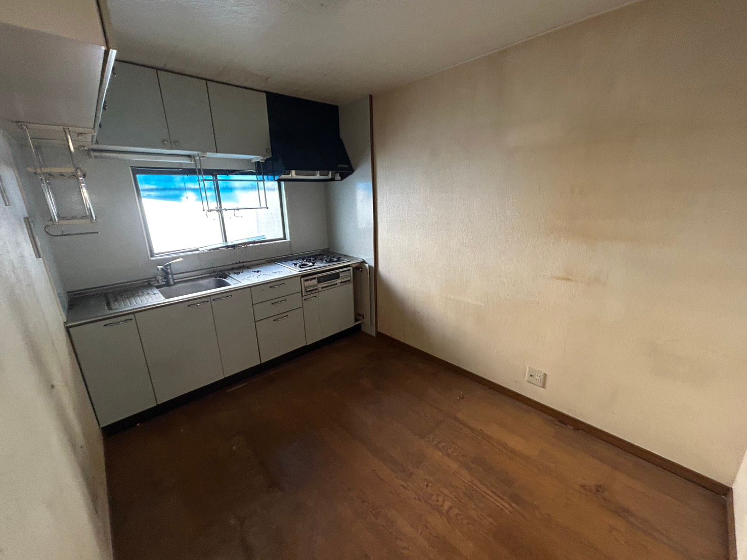 堺市より堀込車庫付き再建築可の戸建（Before（再生前） 写真3）