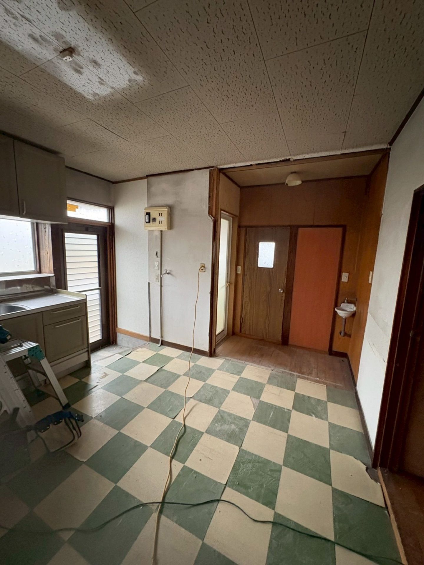 東北最大級の温泉街に溶け込んだ平屋住宅（Before（再生前） 写真4）