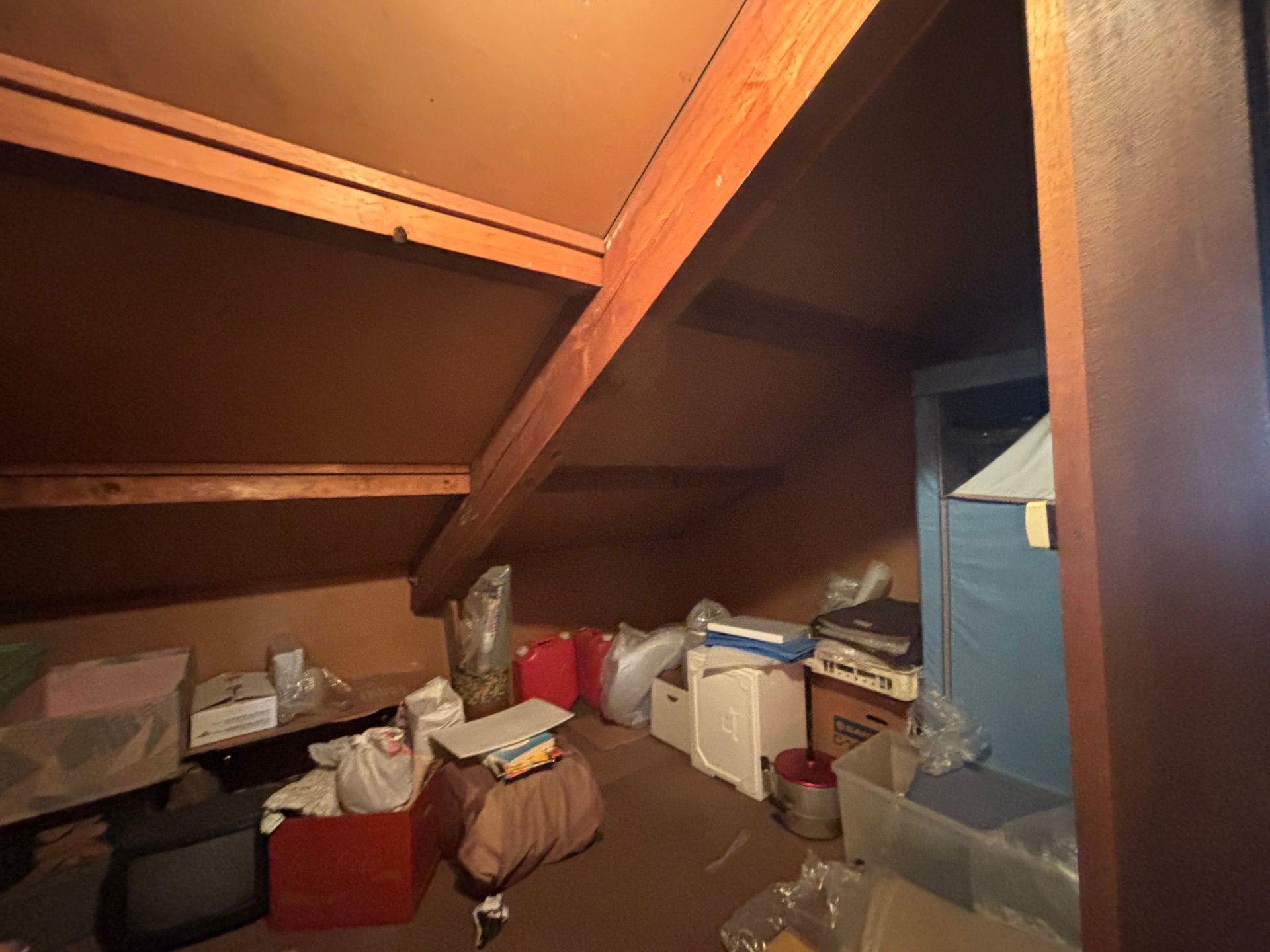 玄関吹き抜けと屋根裏収納がある家（Before（再生前） 写真5）