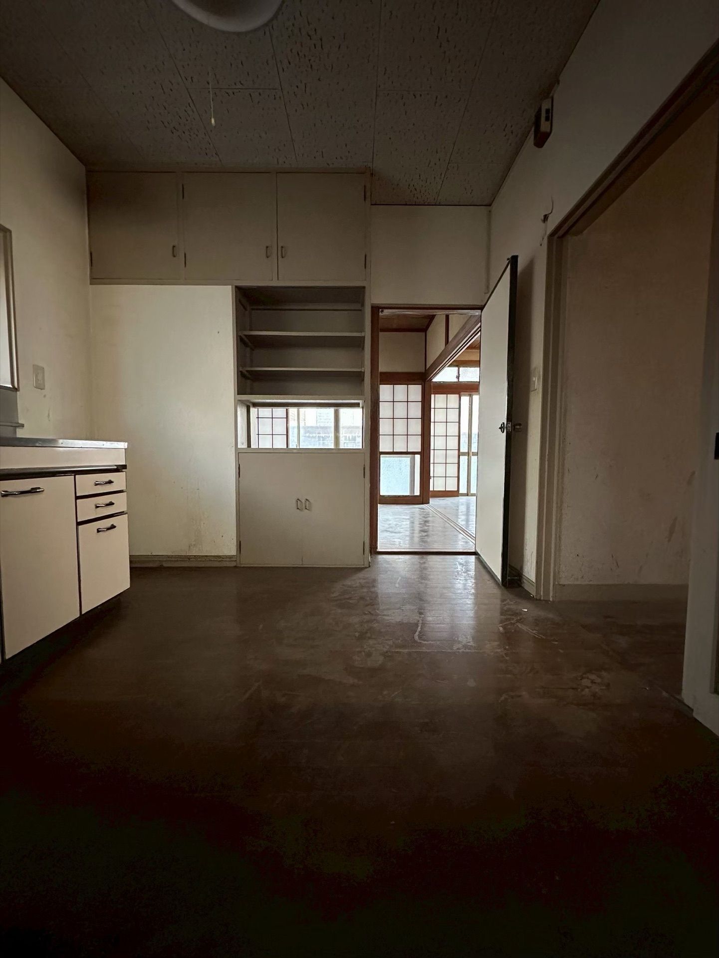 学校徒歩圏・広々LDK・ペット可の古家再生住宅（Before（再生前） 写真5）