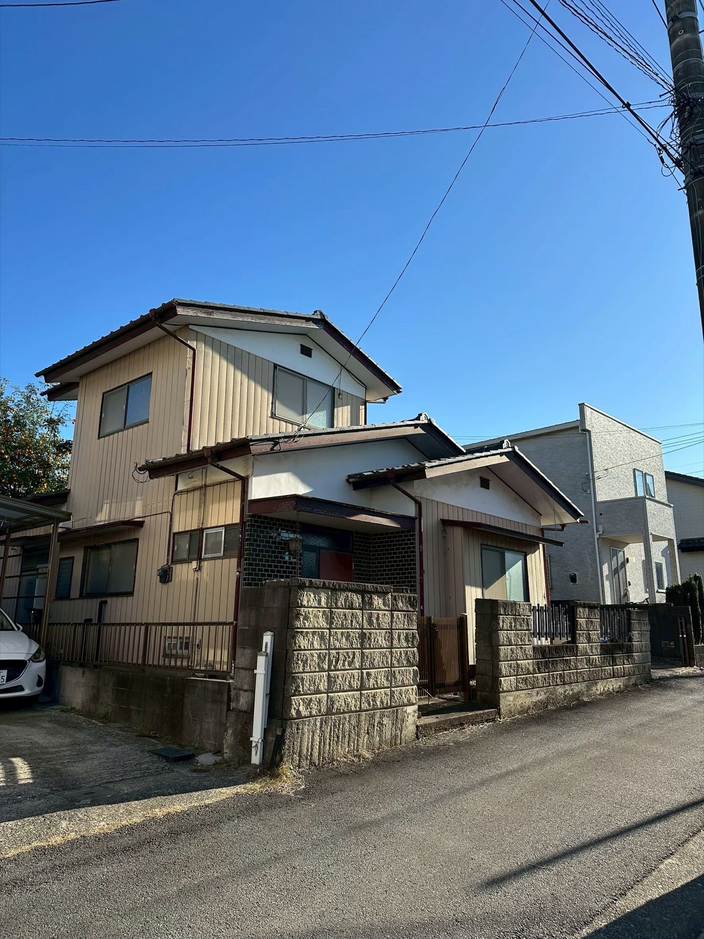 学校徒歩圏・広々LDK・ペット可の古家再生住宅（Before（再生前） 写真1）