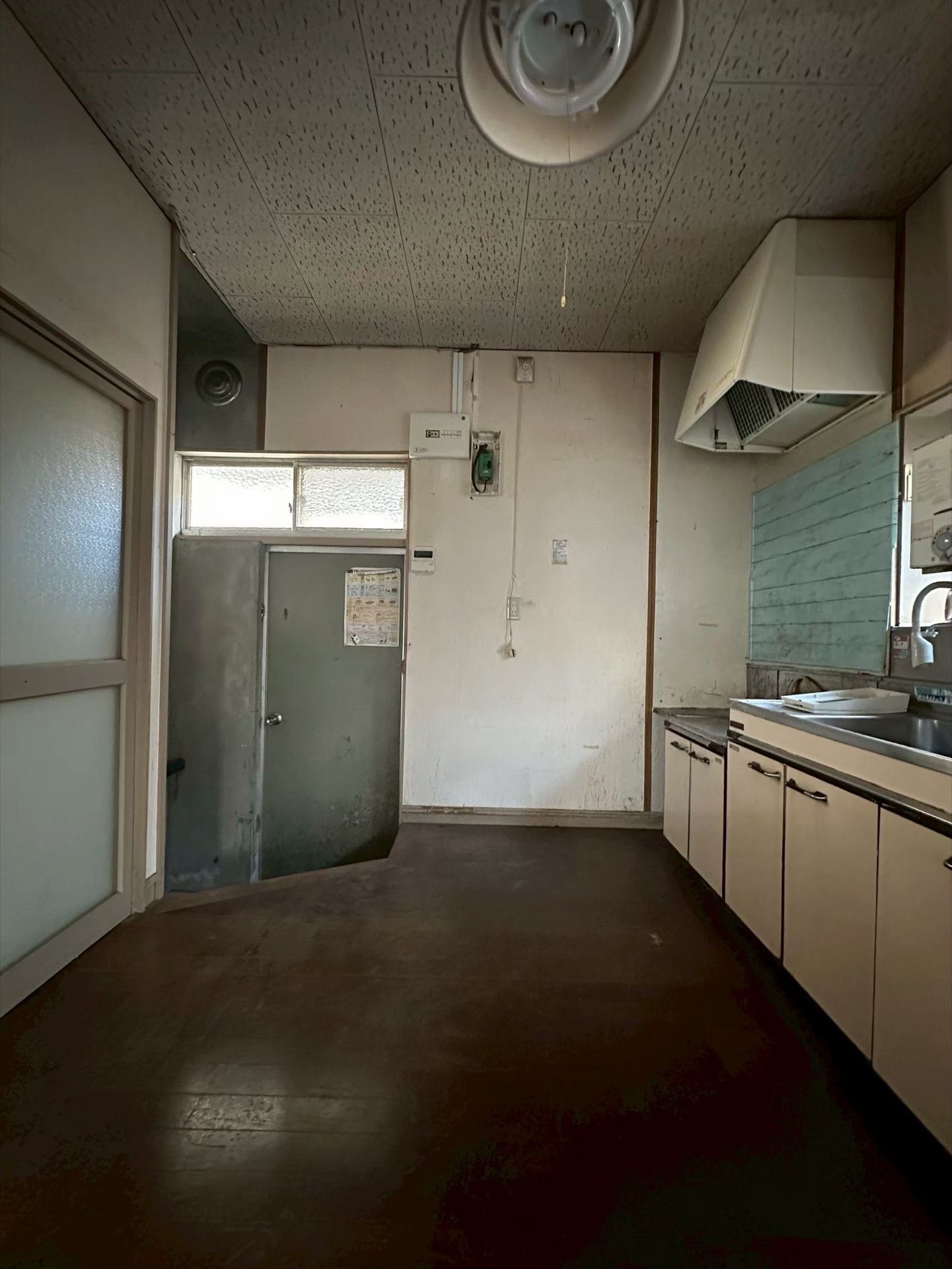 学校徒歩圏・広々LDK・ペット可の古家再生住宅（Before（再生前） 写真4）