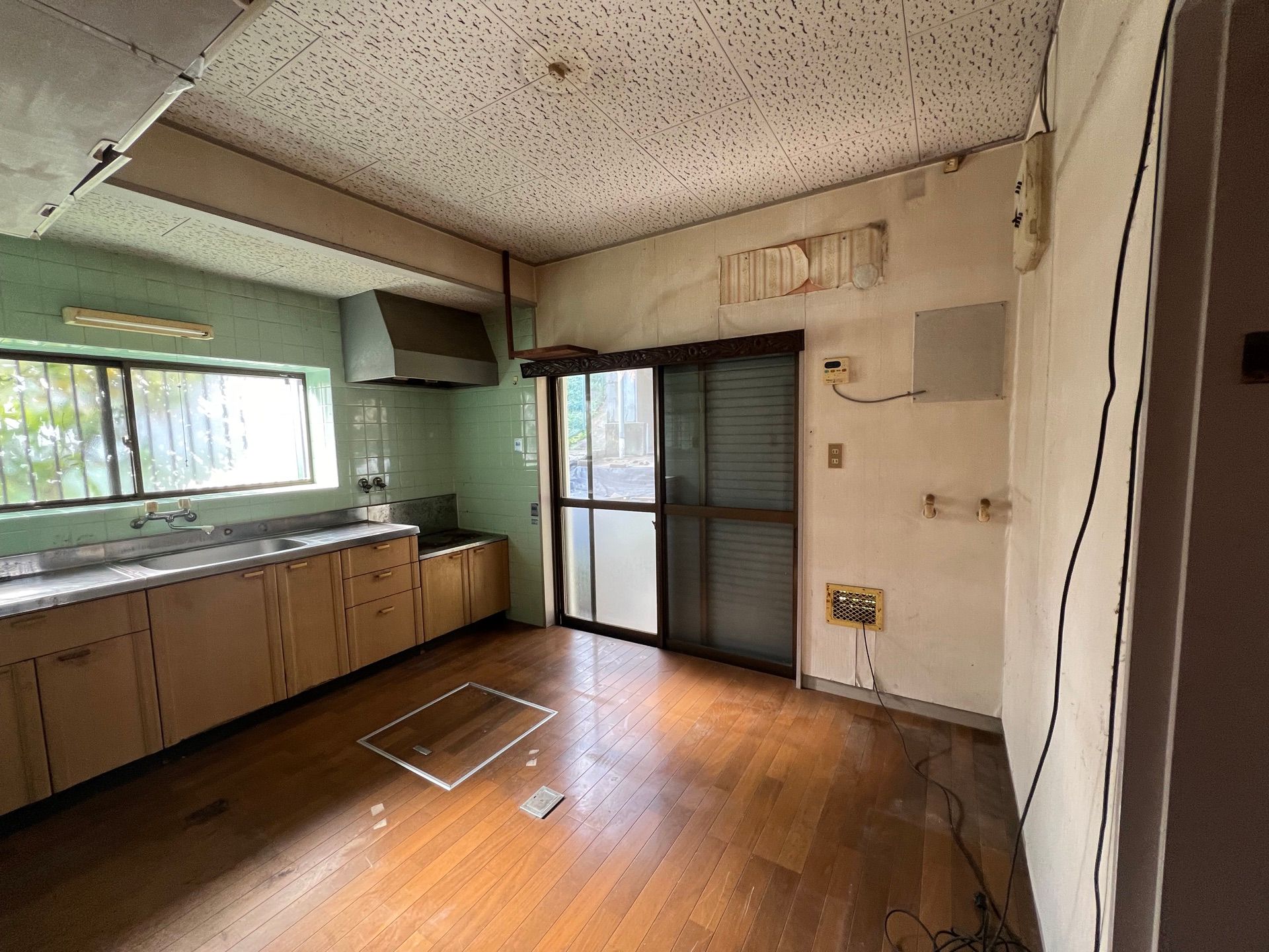 駐車スペースを新設した閑静な住宅街の立派な戸建（Before（再生前） 写真4）
