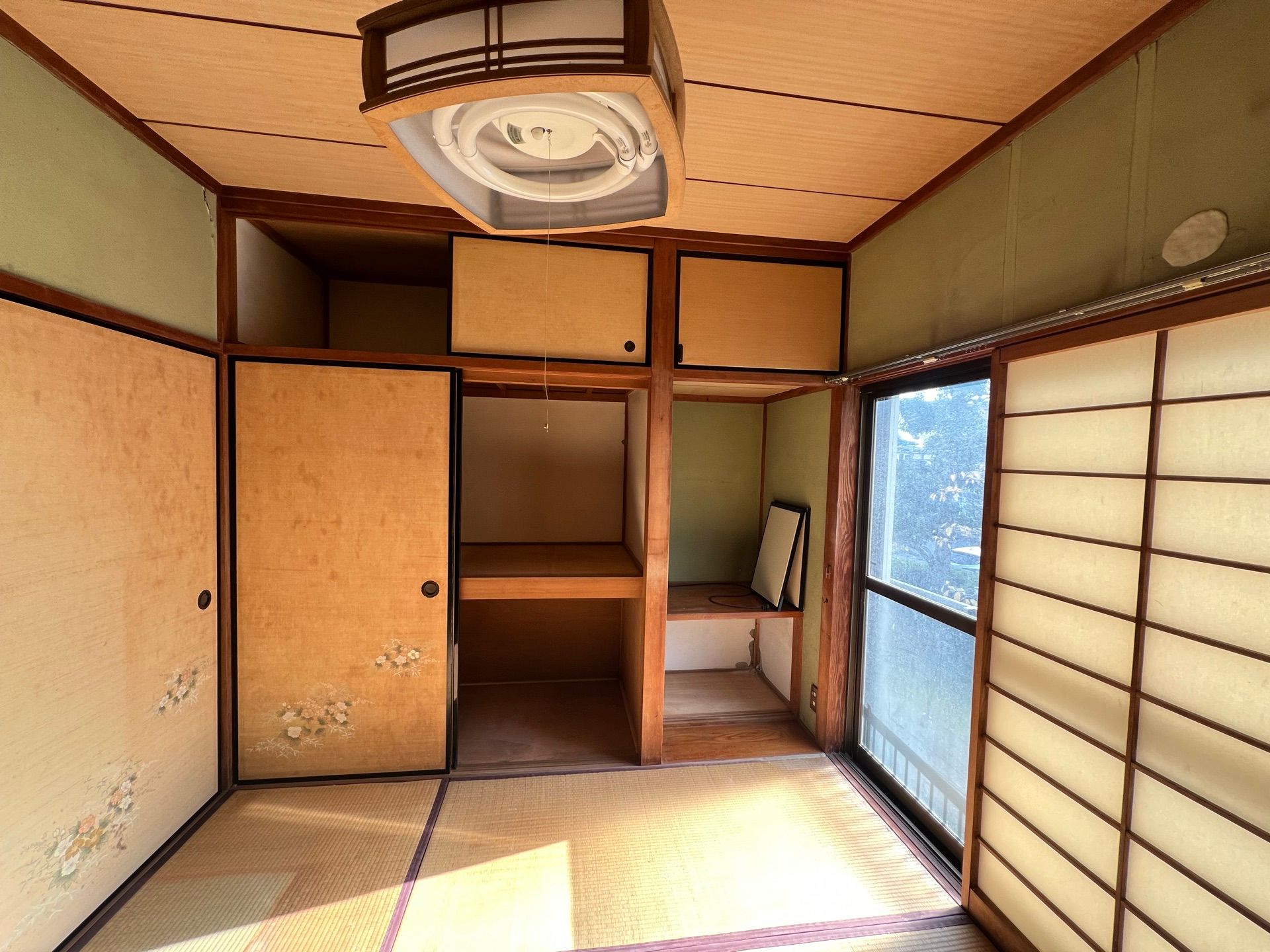 駐車スペースを新設した閑静な住宅街の立派な戸建（Before（再生前） 写真3）